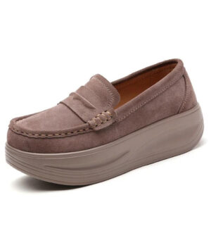 Elegantné mokasíny z autentického semišu so zosilnenou podrážkou