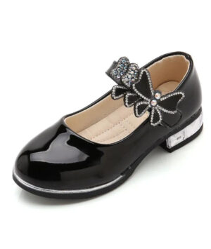 Στιβαρά δερμάτινα μοκασίνια για κορίτσια