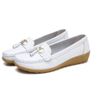 Joustavat aidosta nahasta valmistetut housut naisille